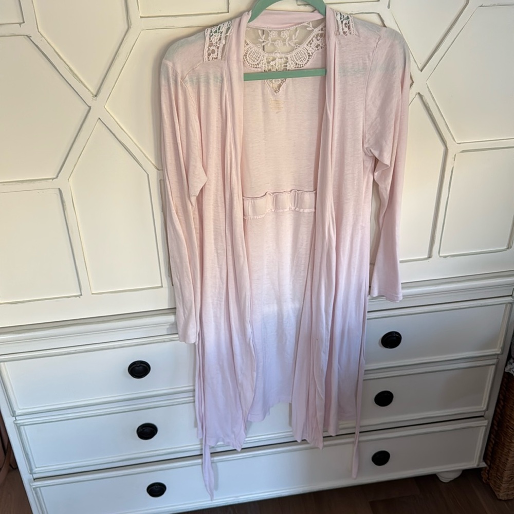 A Pea In The Pod Maternity  Robe